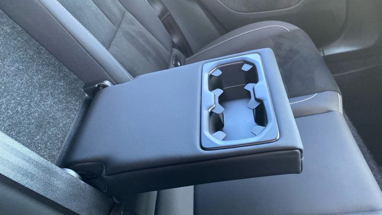 Volvo XC40 2.0 B3P Plus Dark 5dr Auto Petrol Estate